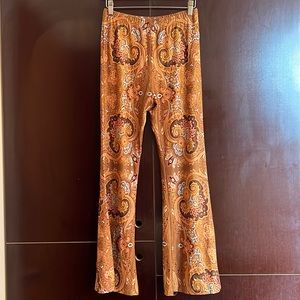 Novella Royale Size L bell bottom pants.